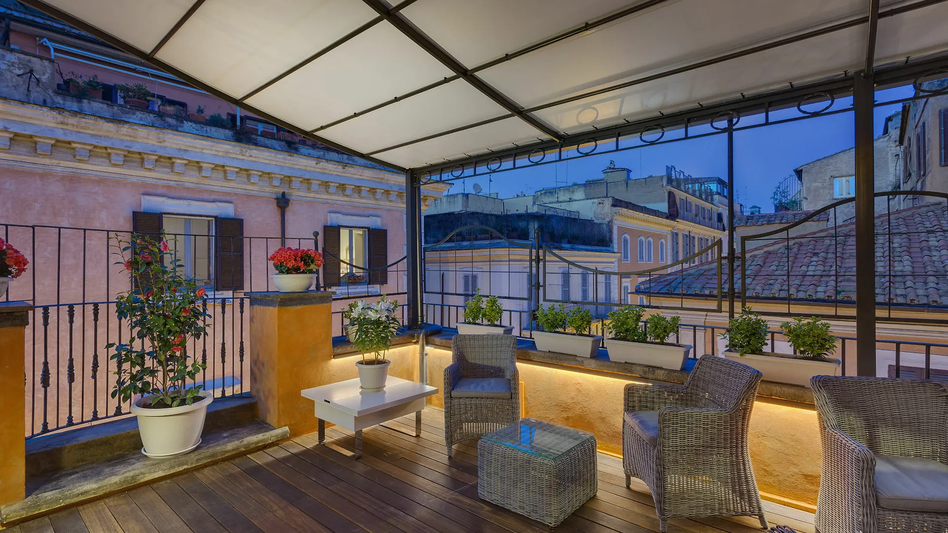 Shali Luxury Suite Spagna Rome 2*,  Italy