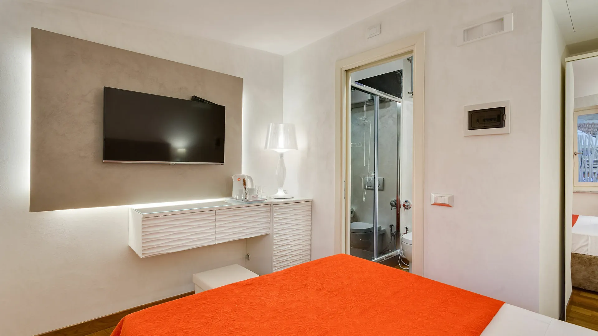 Shali Luxury Suite Spagna Rome 2*,